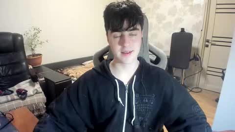 Snapshot of vlad1605 chatting on 12/02/25, 01:33 Martin online show from 12/02/25, 01:33