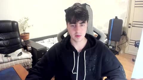 Snapshot of vlad1605 chatting on 12/15/25, 12:15 Martin online show from 12/15/25, 12:15