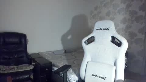 Snapshot of vlad1605 chatting on 06/11/26, 08:51 Martin online show from 06/11/26, 08:51