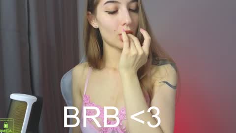 Snapshot of vlad1zy chatting on 12/18/24, 06:46 Vlada online show from 12/18/24, 06:46