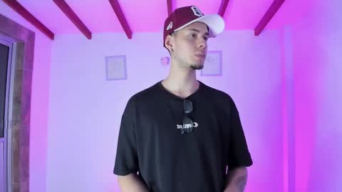 Snapshot of vlad__night chatting on 02/26/26, 04:11 Vlad online show from 02/26/26, 04:11