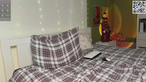 Snapshot of vlad_ggvldd chatting on 03/11/25, 04:51 Vlad Dinovich online show from 03/11/25, 04:51