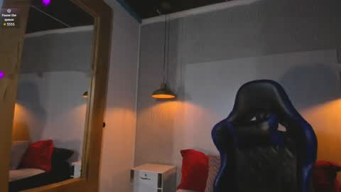 Snapshot of vladhellsing4 chatting on 05/06/26, 01:05 Vlad online show from 05/06/26, 01:05
