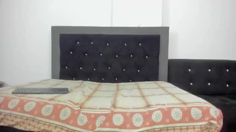 Snapshot of vlisper chatting on 02/21/26, 01:45 Lis online show from 02/21/26, 01:45