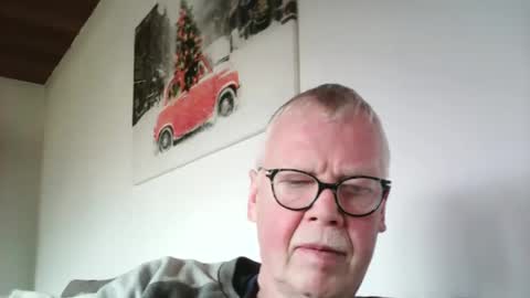 Snapshot of volkeronly chatting on 02/04/25, 12:55 volkeronly online show from 02/04/25, 12:55