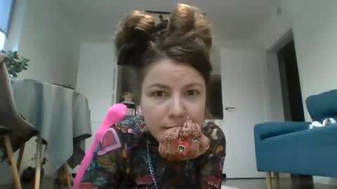 Snapshot of volnushka chatting on 11/11/25, 06:13 volnushka online show from 11/11/25, 06:13