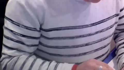 Snapshot of volpi72 chatting on 11/10/25, 07:46 volpi72 online show from 11/10/25, 07:46