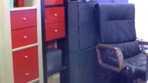 Snapshot of volpi72 chatting on 11/25/25, 06:30 volpi72 online show from 11/25/25, 06:30