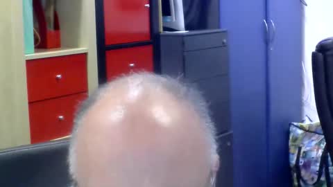 Snapshot of volpi72 chatting on 12/18/25, 06:58 volpi72 online show from 12/18/25, 06:58