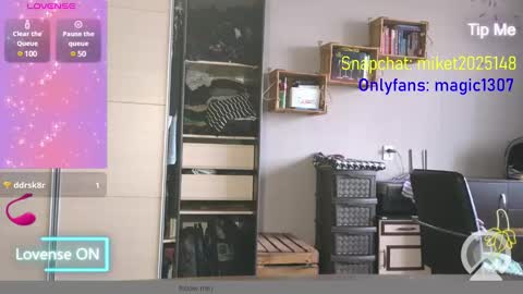 Snapshot of volshebnik_130 chatting on 03/11/25, 12:28 Volshebnik1302 online show from 03/11/25, 12:28