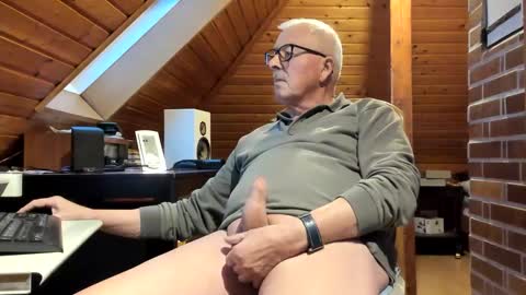 Snapshot of vonrex1 chatting on 01/17/25, 03:53 heinz online show from 01/17/25, 03:53