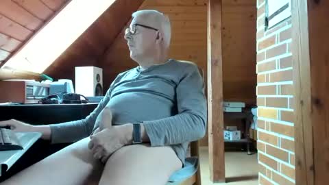 Snapshot of vonrex1 chatting on 02/25/25, 10:47 heinz online show from 02/25/25, 10:47