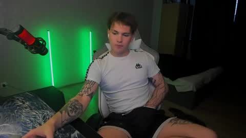 Snapshot of vova_belkin_ chatting on 05/25/26, 05:08 vova online show from 05/25/26, 05:08