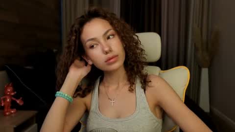 Lily online show from 07/11/26, 05:32