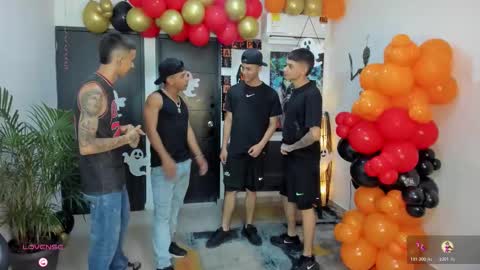 Snapshot of voyeurism_guys chatting on 10/21/25, 11:05 voyeurism_guys online show from 10/21/25, 11:05