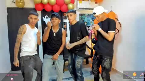 Snapshot of voyeurism_guys chatting on 10/25/25, 11:10 voyeurism_guys online show from 10/25/25, 11:10