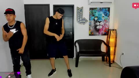 Snapshot of voyeurism_guys chatting on 11/25/25, 10:54 voyeurism_guys online show from 11/25/25, 10:54