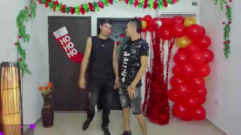 Snapshot of voyeurism_guys chatting on 11/30/25, 10:47 voyeurism_guys online show from 11/30/25, 10:47