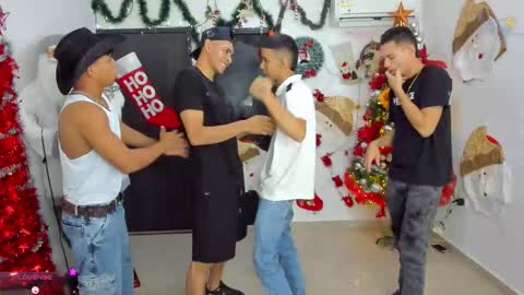 Snapshot of voyeurism_guys chatting on 12/15/25, 01:21 voyeurism_guys online show from 12/15/25, 01:21