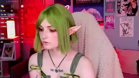 Snapshot of vronnier chatting on 07/22/26, 03:59 vronnier online show from 07/22/26, 03:59