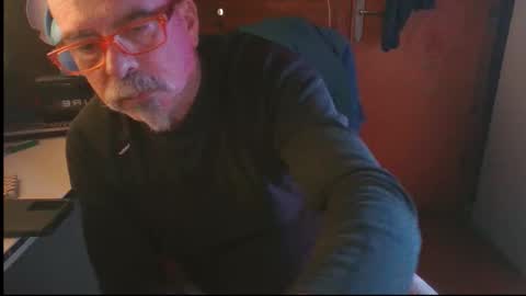 Snapshot of vuda77 chatting on 11/02/25, 06:54 oscar online show from 11/02/25, 06:54