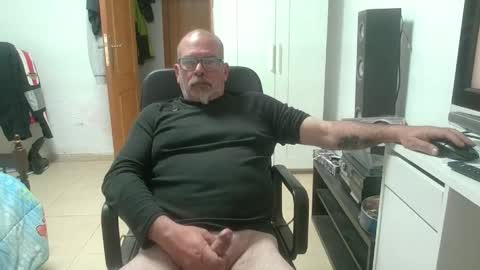 Snapshot of vuda77 chatting on 03/30/26, 07:04 oscar online show from 03/30/26, 07:04