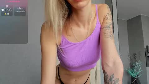 Snapshot of vvalkyriee chatting on 11/21/25, 10:36 vvalkyriee online show from 11/21/25, 10:36