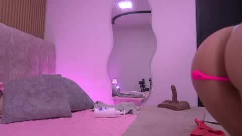 Violeta online show from 04/21/26, 03:02