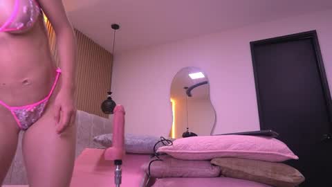 Snapshot of vvioleta_ chatting on 05/27/26, 03:03 Violeta online show from 05/27/26, 03:03