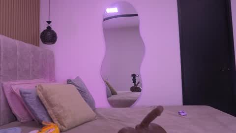 Snapshot of vvioleta_ chatting on 06/23/26, 03:04 Violeta online show from 06/23/26, 03:04