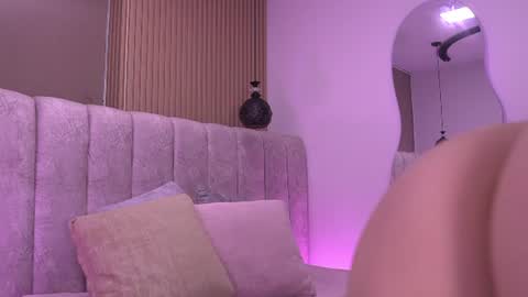 Snapshot of vvioleta_ chatting on 07/03/26, 03:13 Violeta online show from 07/03/26, 03:13