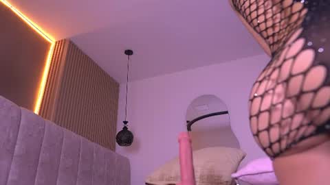 Snapshot of vvioleta_ chatting on 07/14/26, 03:11 Violeta online show from 07/14/26, 03:11