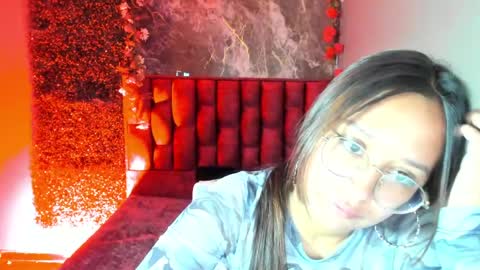 VYKY online show from 05/05/26, 03:09