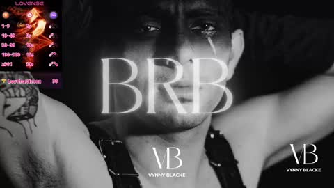 Snapshot of vynny_blacke_ chatting on 10/26/25, 12:22 Vynny Blacke online show from 10/26/25, 12:22