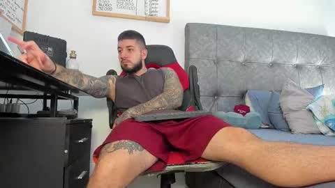 vyxen_ online show from 03/11/26, 08:26