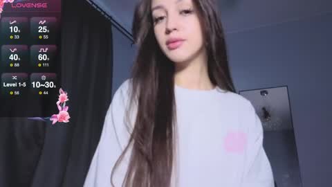 Alice  Before pvt write to me in PM  online show from 04/07/26, 03:56