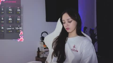 Alice  Before pvt write to me in PM  online show from 04/16/26, 09:39