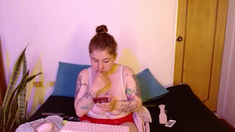 kitty SUPORT ME AND MY BABY SINGLE MOMY online show from 10/31/25, 08:15