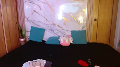 kitty SUPORT ME AND MY BABY SINGLE MOMY online show from 04/09/26, 05:18