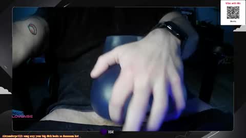 Snapshot of waavves chatting on 12/16/25, 11:43 waavves online show from 12/16/25, 11:43