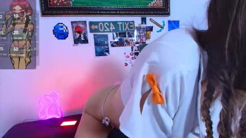 Waifu exe online show from 09/27/25, 03:55