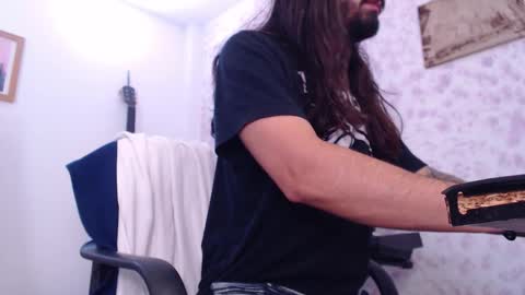 Snapshot of wake_and_bakee chatting on 11/10/25, 07:13 John online show from 11/10/25, 07:13