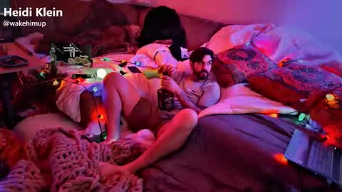 wakehimup online show from 12/22/25, 01:57