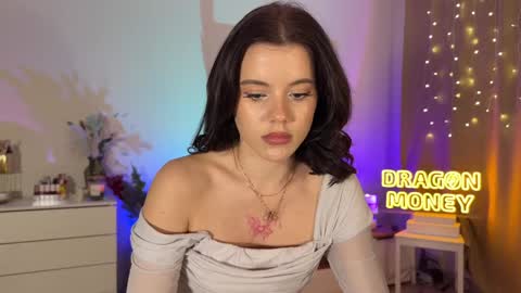 Mia online show from 12/04/24, 02:04