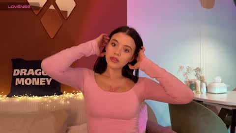 Mia online show from 02/03/25, 12:25