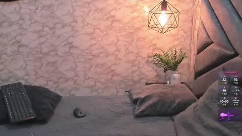 waleska   online show from 09/18/25, 12:18