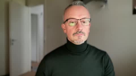 Snapshot of walky78 chatting on 02/12/25, 07:44 walky78 online show from 02/12/25, 07:44