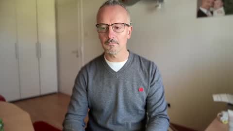 Snapshot of walky78 chatting on 03/05/25, 10:44 walky78 online show from 03/05/25, 10:44