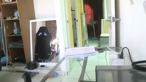 Snapshot of walo_77 chatting on 02/16/25, 06:43 walo_77 online show from 02/16/25, 06:43