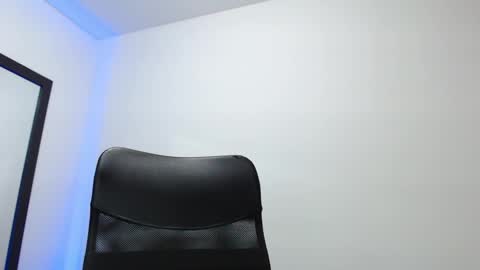 Snapshot of walter_brownn01 chatting on 01/21/25, 02:22 WALTER BROWN online show from 01/21/25, 02:22